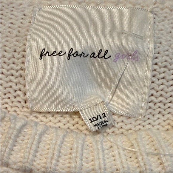 Stylish Cream Sweater with Multicolor 'LOVE' Design.  SIZE 10/12 girls - Picture 3 of 6